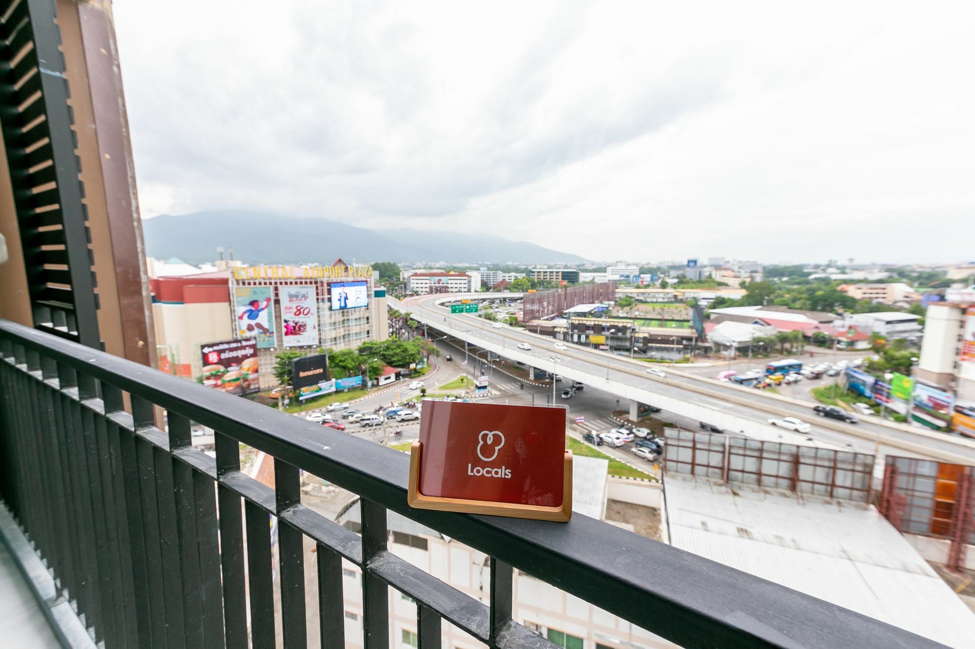 Locals Prio Chiangmai Central Airport Plaza Chiang Mai Exteriör bild
